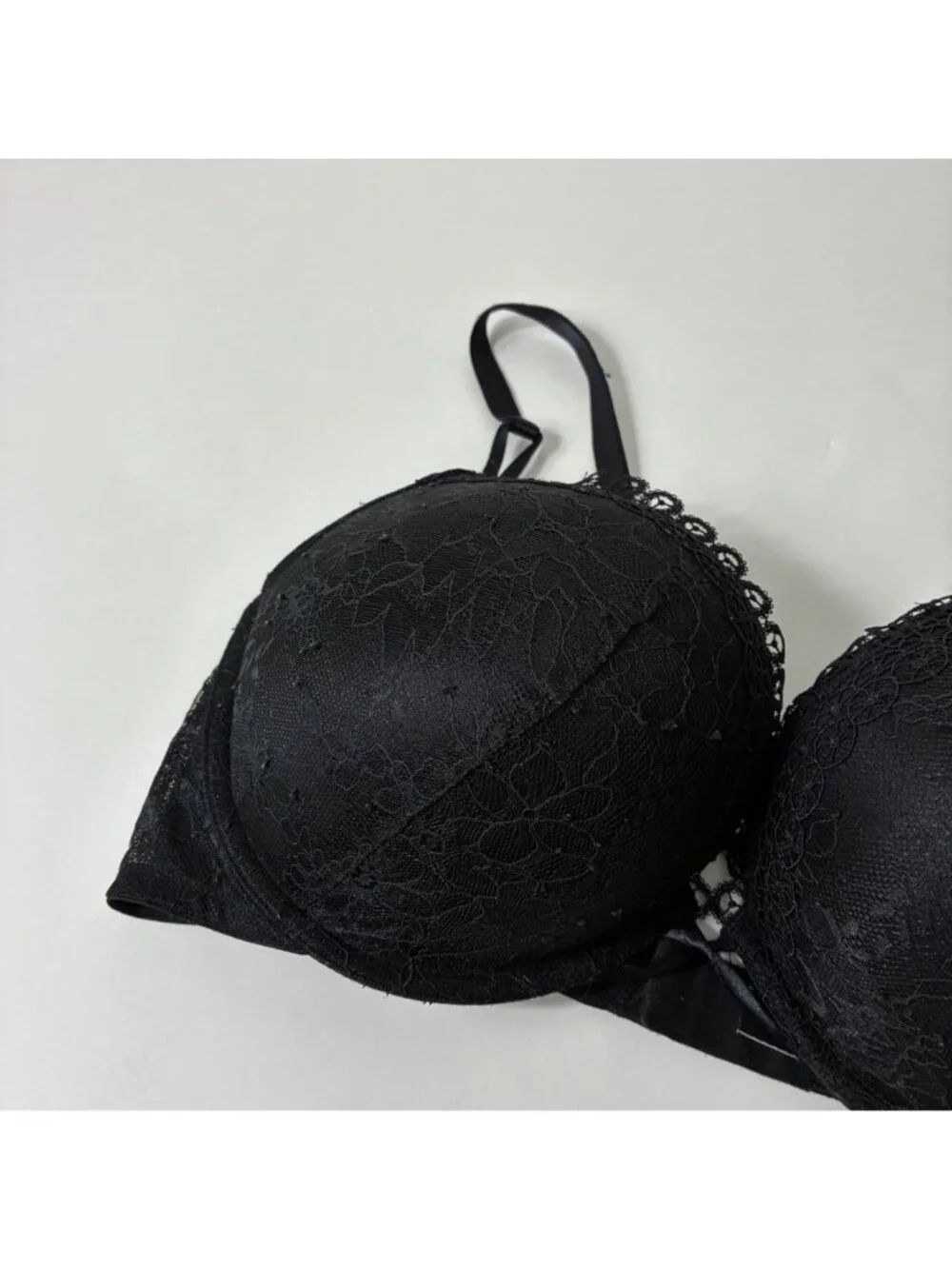 Victoria's Secret Bombshell Plunge Bra 38C Black Lace Push Up Padded Sexy